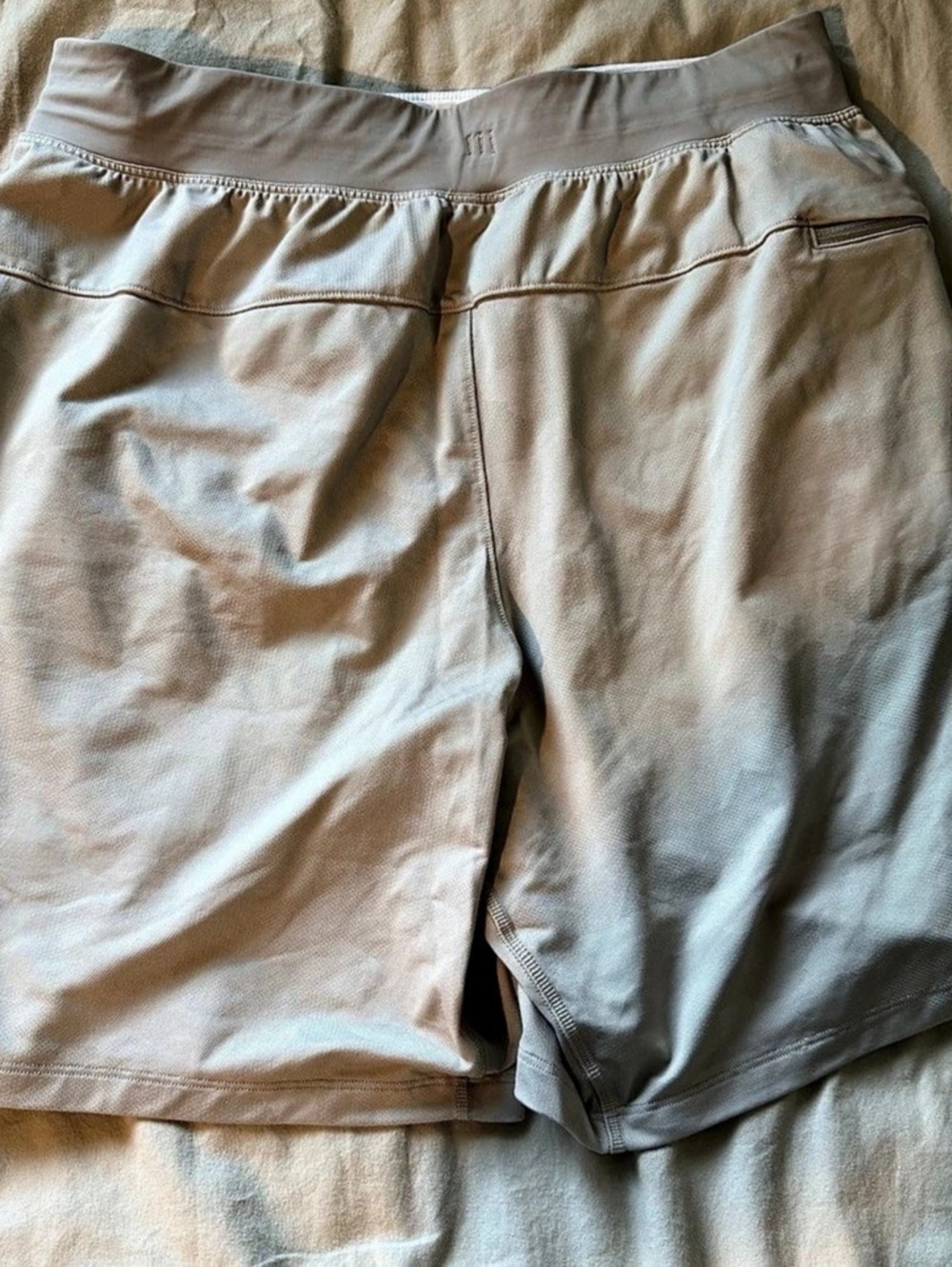 Lululemon T.H.E. Short 9โ, Medium Waist Light Camo